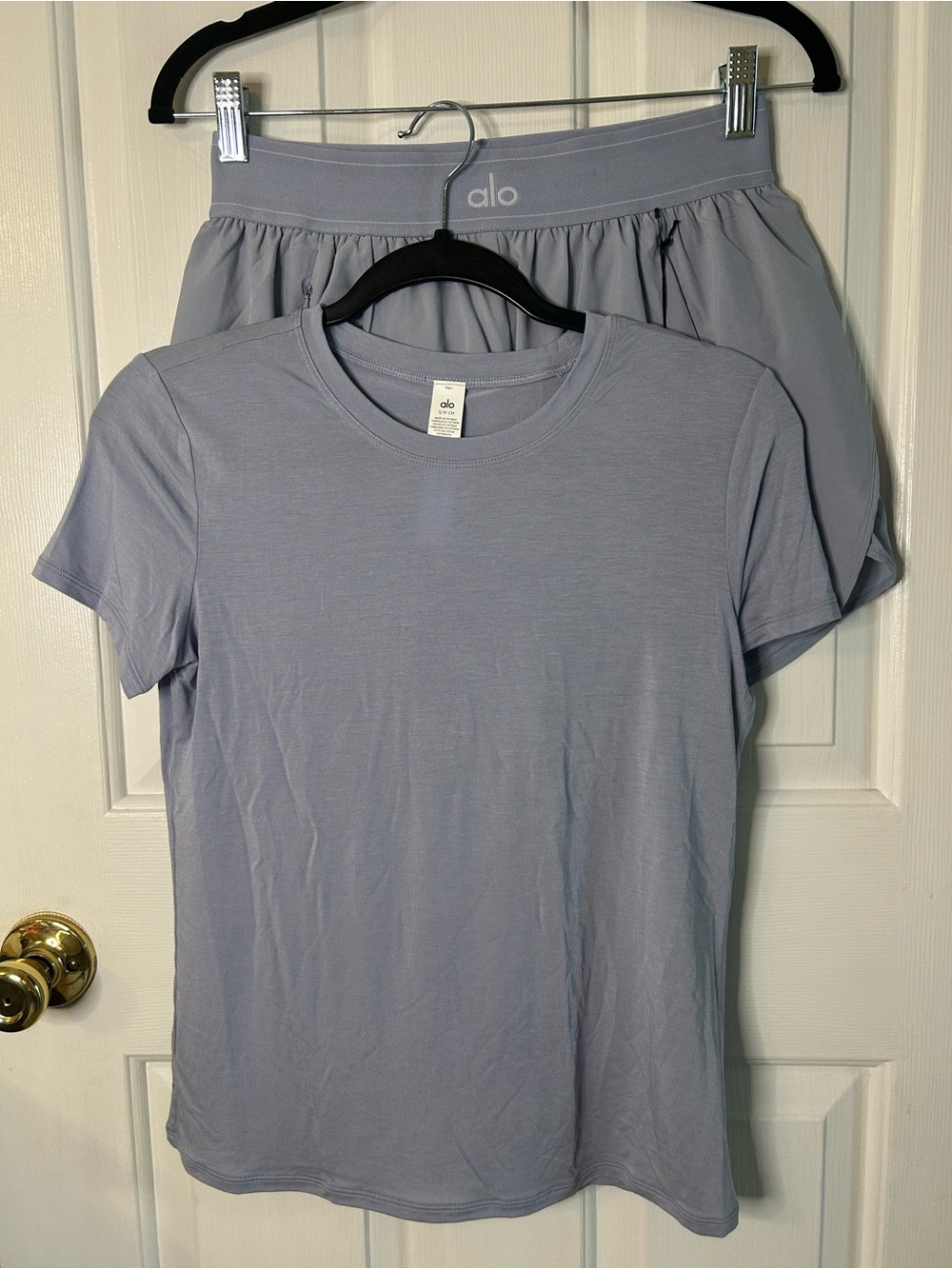 NWT ALO Yoga *SOLD OUT* All Day Short-Sleeve Tee- Winter Frost/ Size Small - Picture 10 of 10